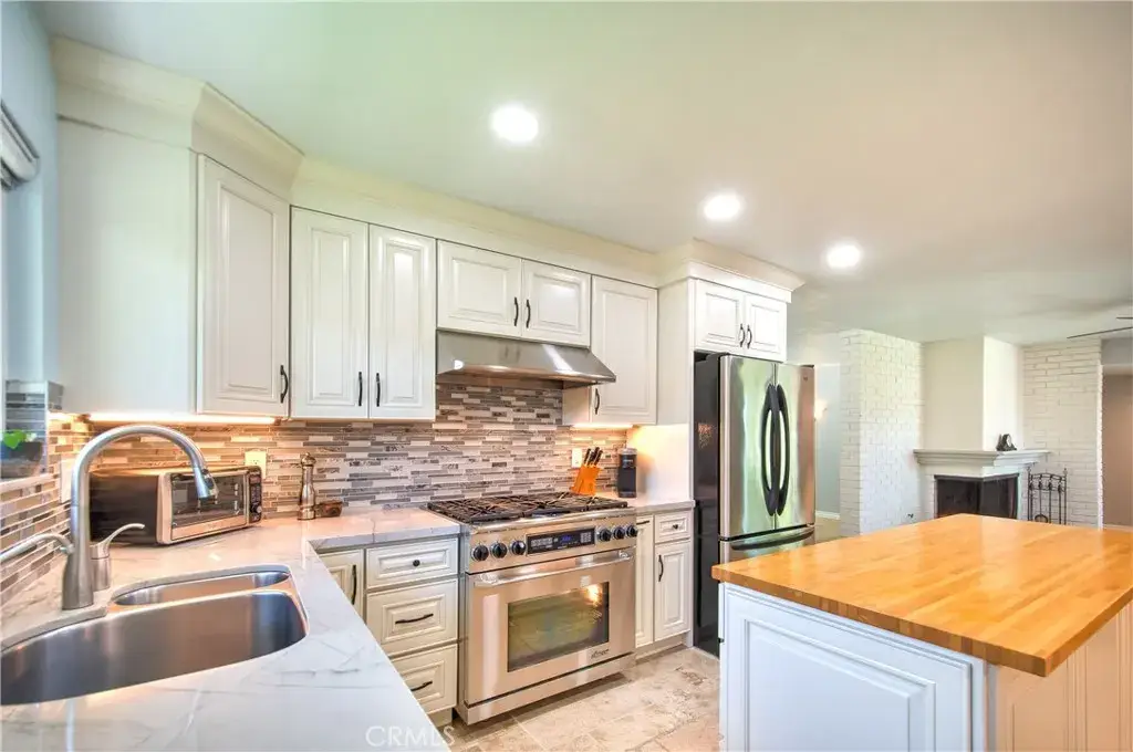 1422 E Chalynn Avenue in Orange, sold by Wise Choices Realty.
