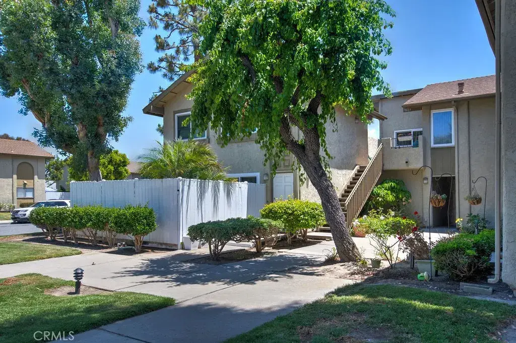9664 Bickley Drive 8 in Huntington Beach, sold by Wise Choices Realty.