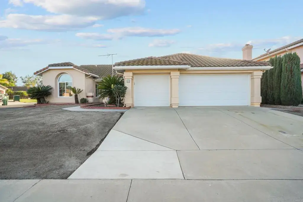 2 Avenida Descanso in Oceanside, sold by Wise Choices Realty.