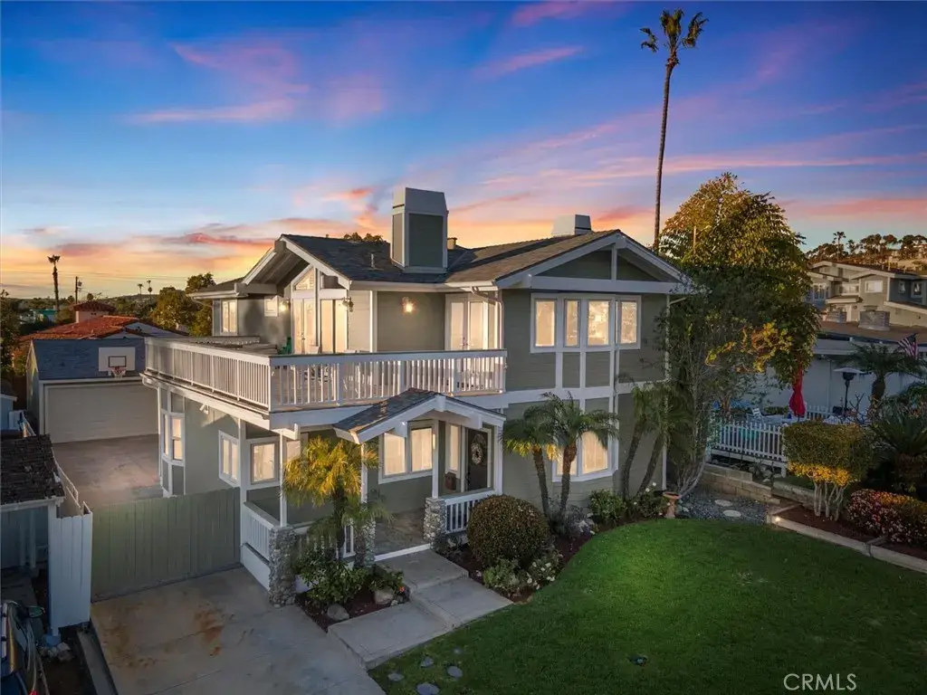 124 W Avenida Santiago in San Clemente, sold by Wise Choices Realty.