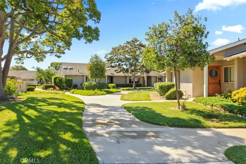 8565 Larkhall Circle 802A in Huntington Beach, sold by Wise Choices Realty.