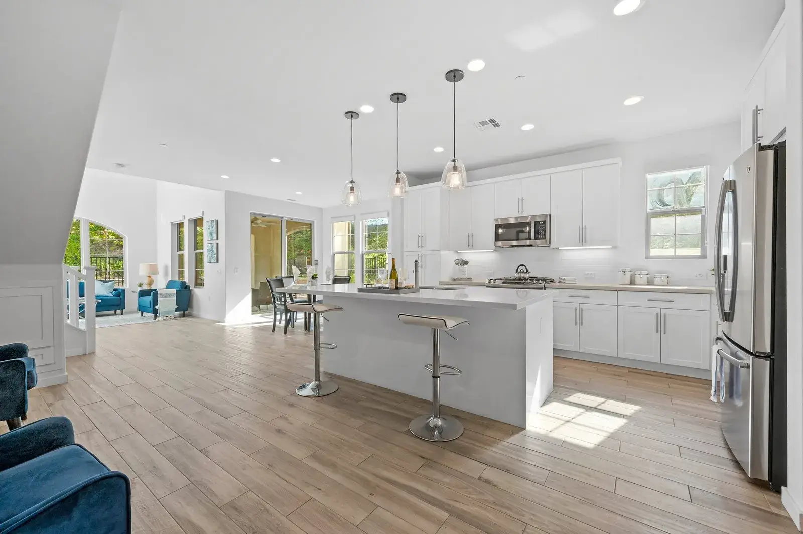 220 Finch in Lake Forest, sold by Wise Choices Realty.