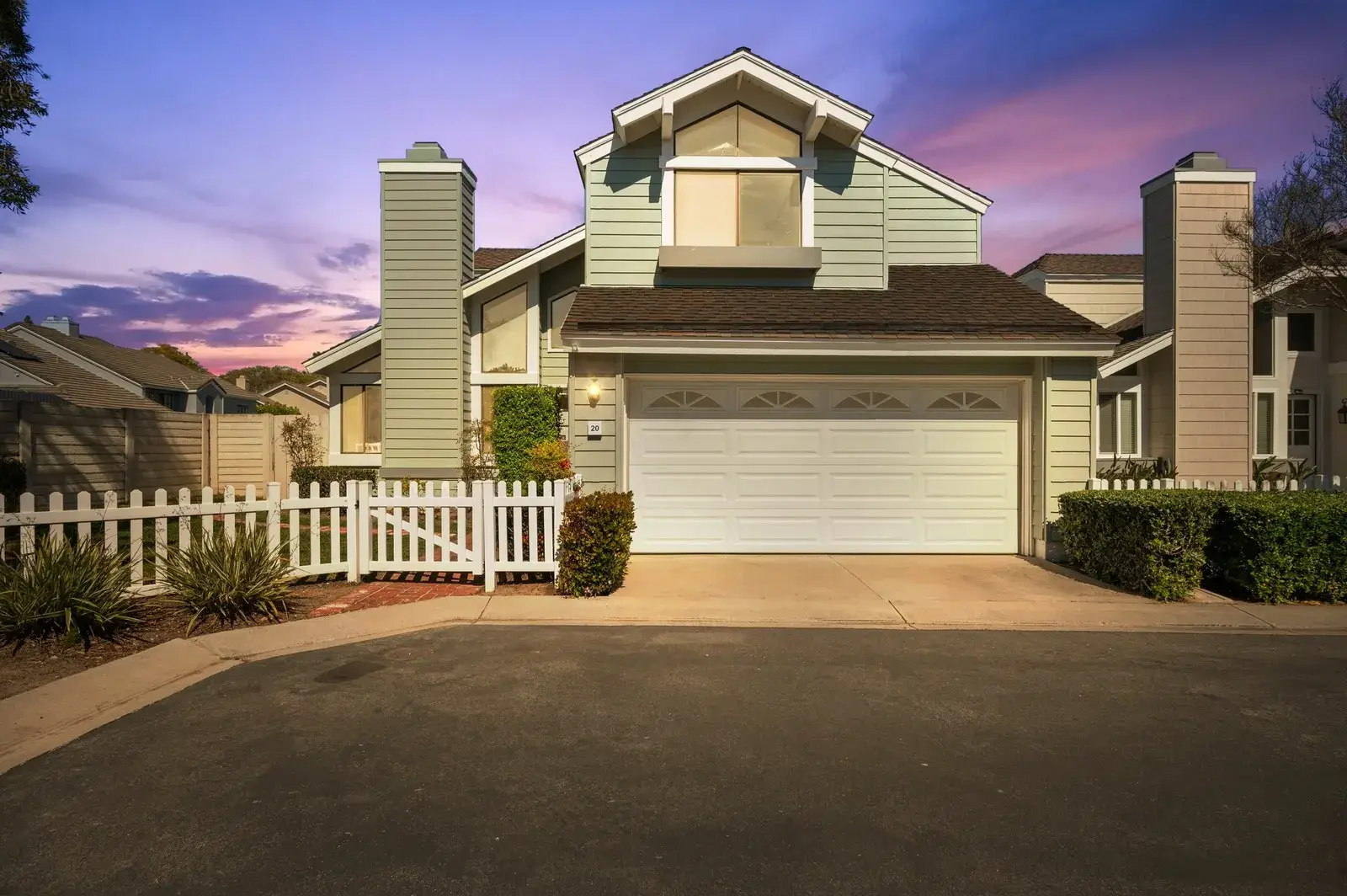 20 Amberleaf 75 in Irvine, sold by Wise Choices Realty.