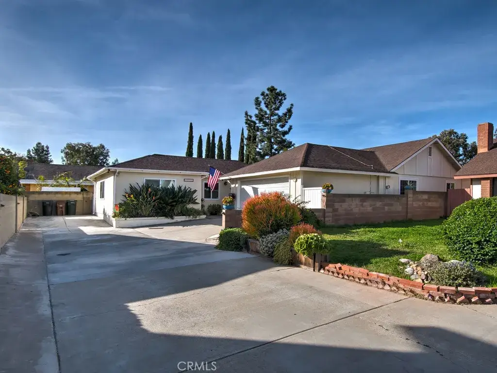 22112 Bianco in Laguna Hills, sold by Wise Choices Realty.