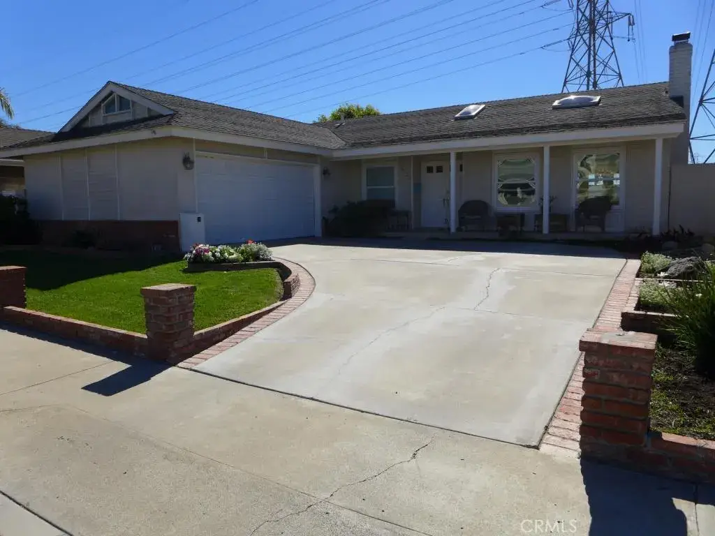8632 Hatteras Drive in Huntington Beach, sold by Wise Choices Realty.