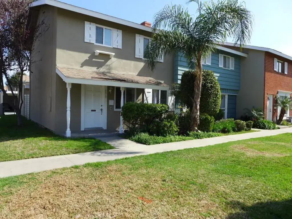 19913 Vermont Lane in Huntington Beach, sold by Wise Choices Realty.