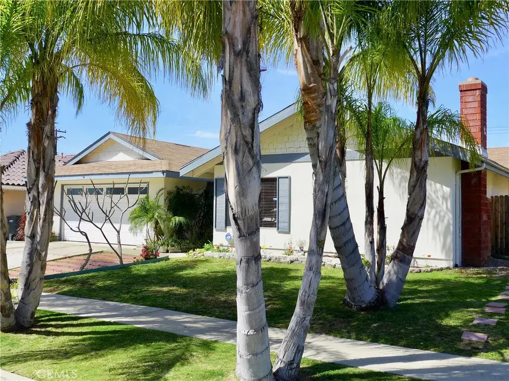 22951 Cavanaugh Road in Lake Forest, sold by Wise Choices Realty.